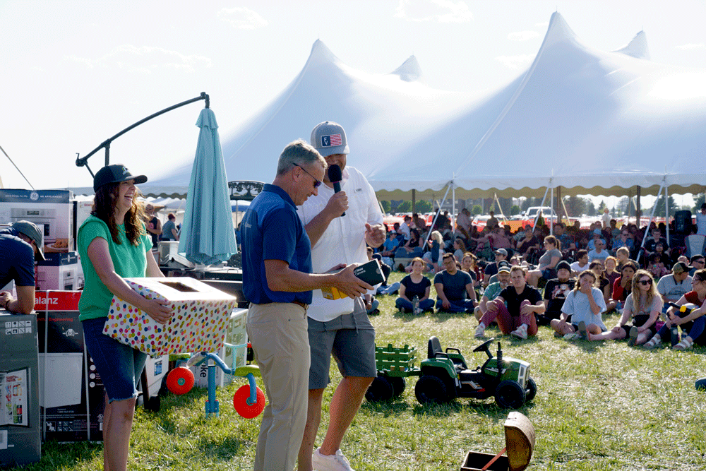 Melaleuca CEO Jerry Felton drawing grand prize winners