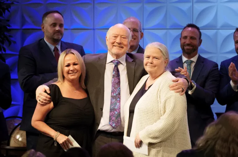 Melaleuca Employees celebrating 35 years longevity with Frank VanderSloot